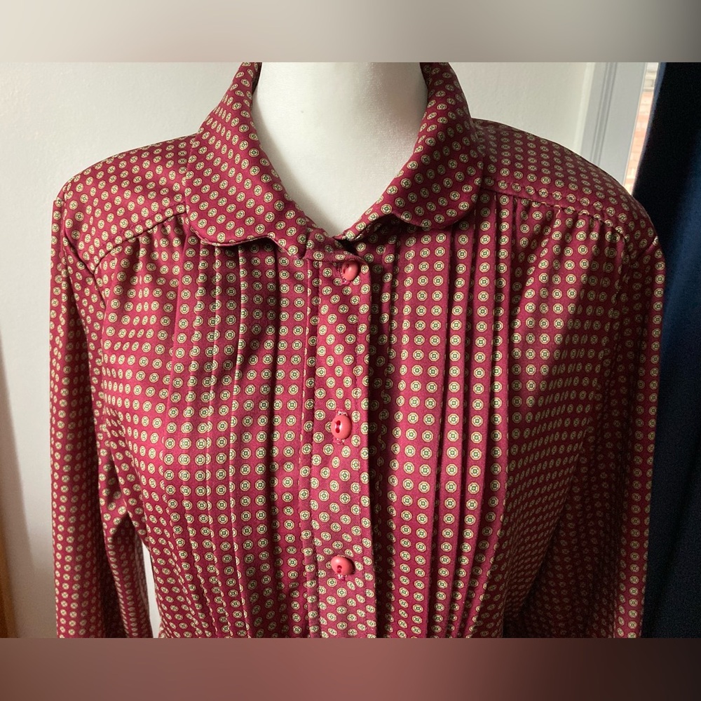 Vintage Long Sleeve Red Dress with Multi-Color Pattern (Size 10, 12, L, XL)